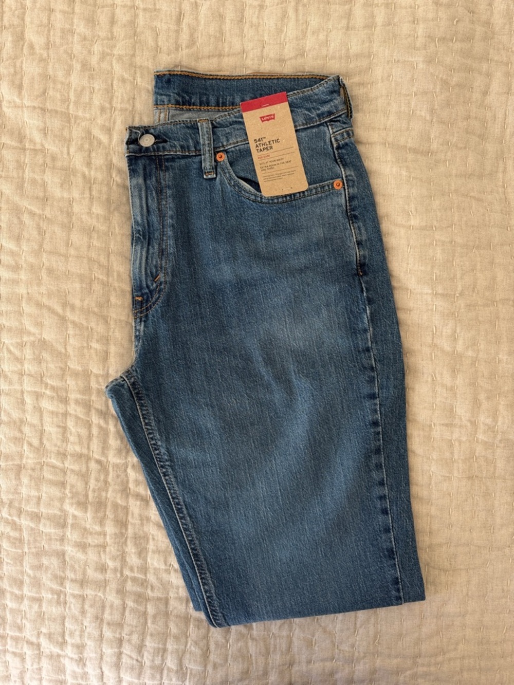 Levi's Men's 33x32in 541 Athletic Taper Denim Jeans